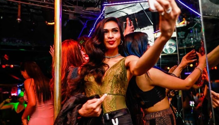 Bares, discotecas y espectáculos drag populares para conocer a hombres mujeres trans, travestis y transexuales en Córdoba